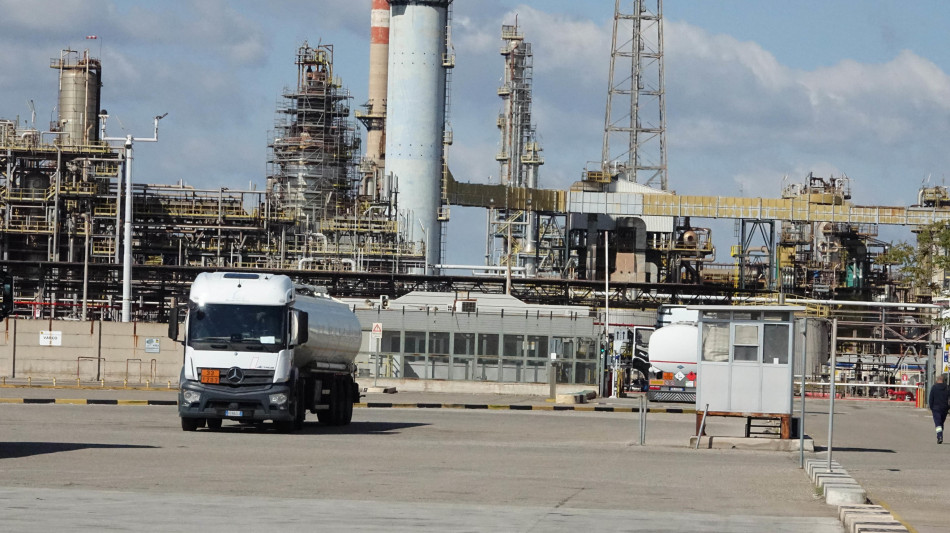 Pg Cassazione 'no allo stop dell'ex Ilva, bilanciare salute e produzione