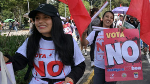 Equador celebra referendo sobre bases militares estrangeiras e nova Constituição