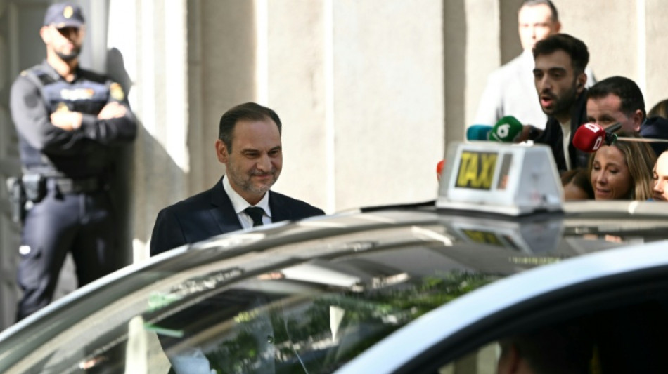 A juicio por corrupción un exministro cercano al presidente del Gobierno español y un colaborador