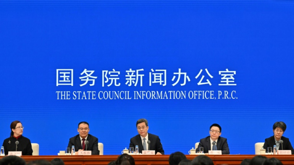 China dice que dispuso 325.000 millones de d&oacute;lares en fondos de bonos para impulsar la econom&iacute;a