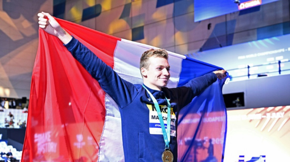 Natation: premier titre mondial pour L&eacute;on Marchand, &agrave; la poursuite de Phelps