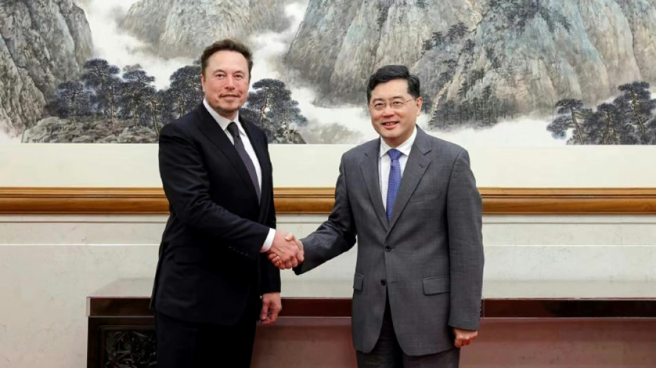 Elon Musk habla sobre veh&iacute;culos de nueva generaci&oacute;n en un viaje a Pek&iacute;n