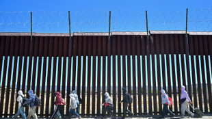 Biden simplifica la regularizaci&oacute;n de cientos de miles de migrantes