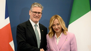 Italia ha hecho "avances notables" contra la migraci&oacute;n clandestina, afirma el primer ministro brit&aacute;nico