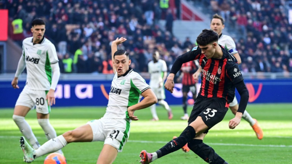Milan tropeça com Sassuolo e fica com liderança em risco
