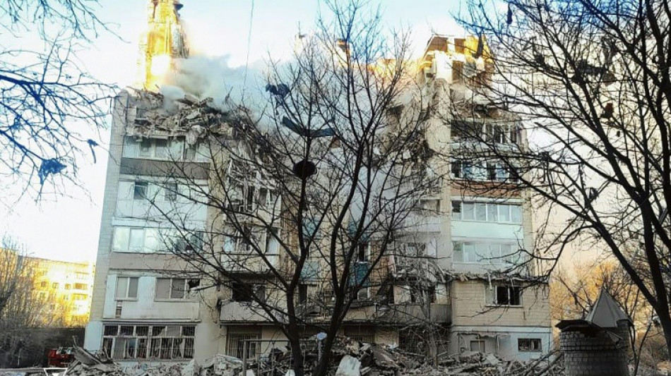 Ukraine: 25 morts dans une frappe russe, tentatives diplomatiques de Zelensky à Ankara