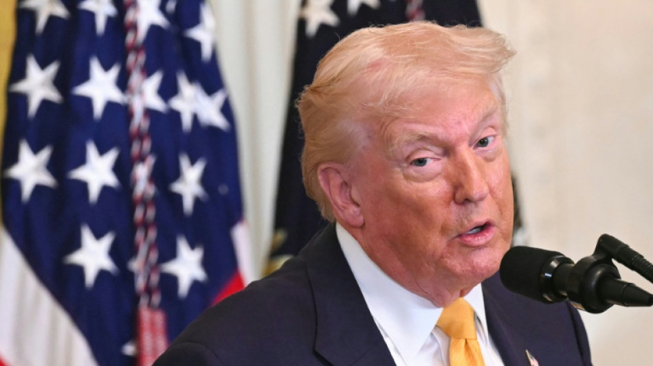 Trump firma una orden para impulsar la producci&oacute;n de glifosato en EEUU