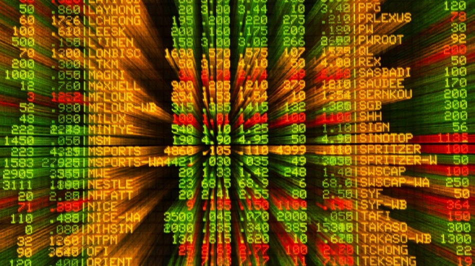 Stocks rally fades as economic concerns return