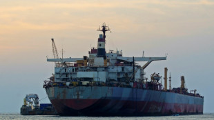La ONU comienza la operaci&oacute;n de bombeo desde el petrolero abandonado en Yemen