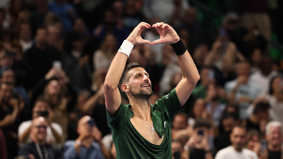 Tennis: Djokovic senza et&agrave;, in campo anche ad Adelaide
