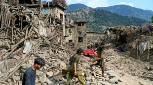 Days after quake, Afghan survivors still await aid
