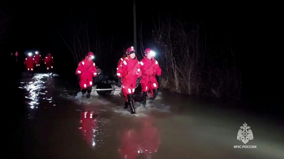 Rusia alerta de la "situaci&oacute;n cr&iacute;tica" en una ciudad de los Urales tras la rotura de una represa