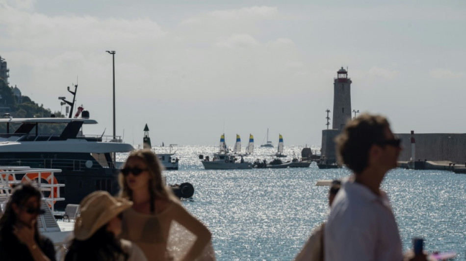 Carburants: la col&egrave;re des p&ecirc;cheurs enfle, ports bloqu&eacute;s et r&eacute;union au minist&egrave;re