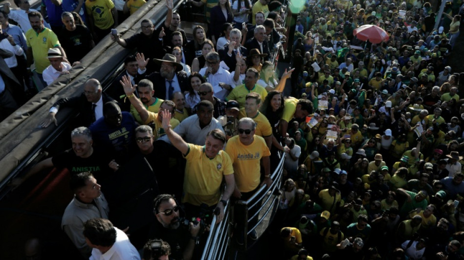 Bolsonaro lidera ato por anistia a condenados por ataques de 2023