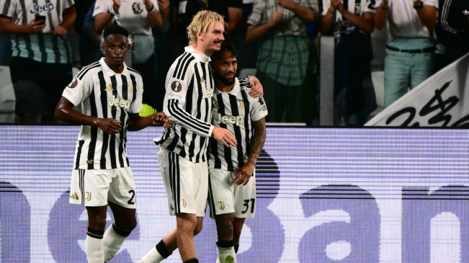 Juventus e Crystal Palace come&ccedil;am a Liga Europa com goleadas