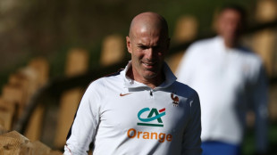 Equipe de France: sous le soleil, l'&egrave;re Zidane a d&eacute;but&eacute; avec l&eacute;g&egrave;ret&eacute;