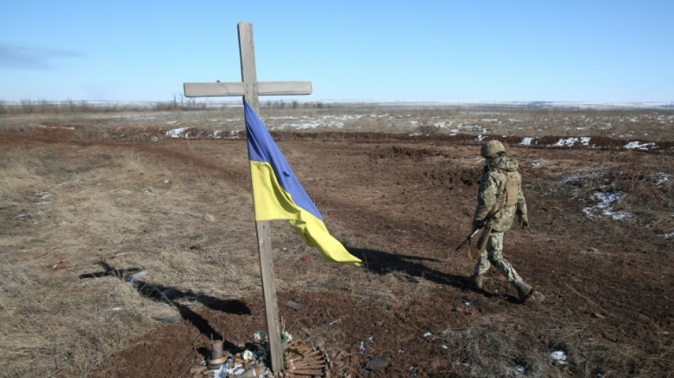Ukraine: Kiev se prépare au siège, Marioupol espère une aide humanitaire