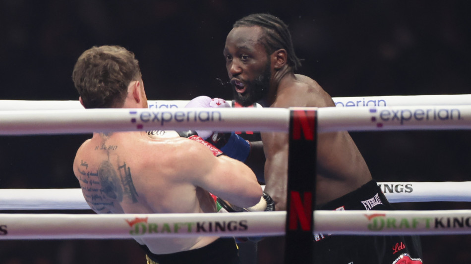 Pugilato: Crawford batte Alvarez, è il nuovo re dei supermedi