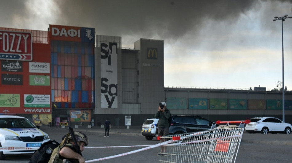 N&uacute;mero de mortos em bombardeio russo contra hipermercado na Ucr&acirc;nia sobe para 16