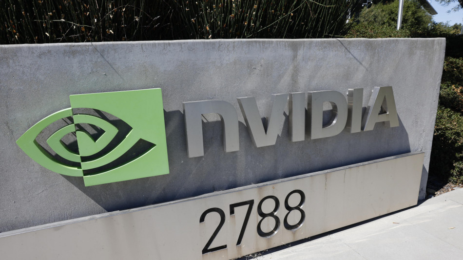 Nvidia record con IA, &egrave; la prima a valere 5.000 miliardi