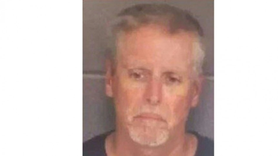 Declaran culpable de asesinato al padre de un menor autor de un tiroteo en una escuela de EEUU