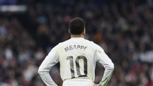 Calcio: Mbapp&eacute; invia l'ufficiale giudiziario al Psg, "mi deve 5,9 milioni"