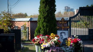 La tumba del opositor ruso Navalni "recibe diariamente flores frescas", seg&uacute;n su viuda