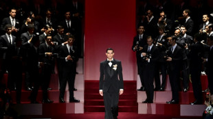 Dolce & Gabbana presenta nueva colecci&oacute;n que exalta el universo glamuroso de Fellini