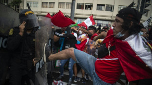 Un muerto y varios heridos en choques con la polic&iacute;a en bloqueo de ruta en Per&uacute;