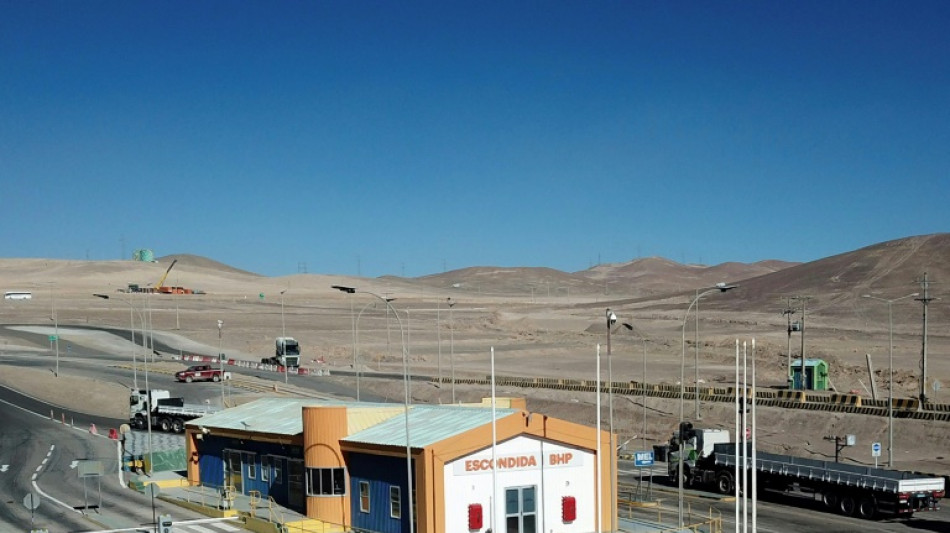La mina de cobre chilena Escondida trabaja con un plan de emergencia en el tercer d&iacute;a de huelga