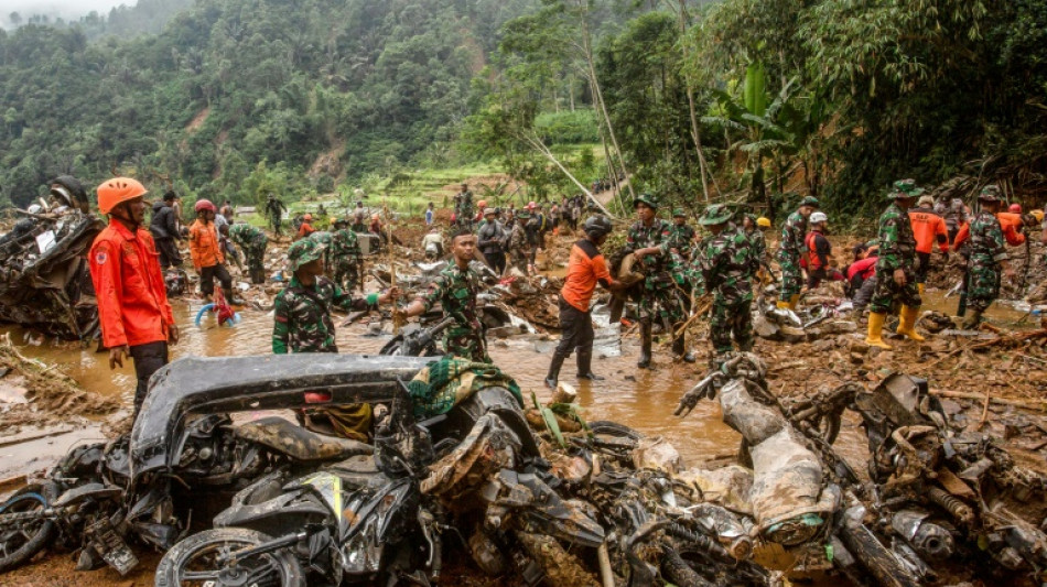 Indon&eacute;sie: le bilan du glissement de terrain s'&eacute;l&egrave;ve &agrave; 22 morts, recherches suspendues