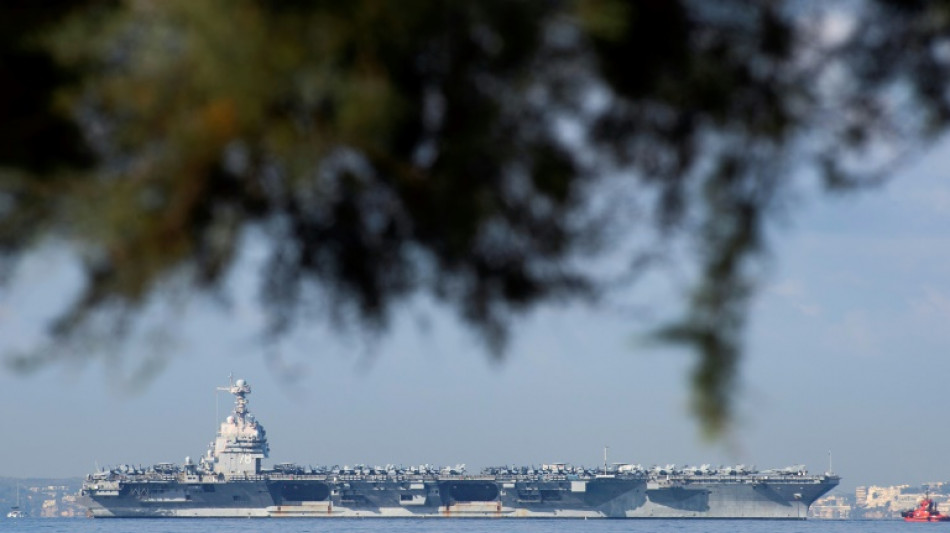 Porta-avi&otilde;es se junta &agrave; opera&ccedil;&atilde;o dos EUA contra o tr&aacute;fico de drogas na Am&eacute;rica Latina