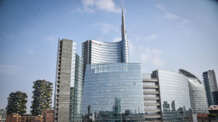 Unicredit, adesioni a ops Commerz al 10,95%, restano invariati i derivati
