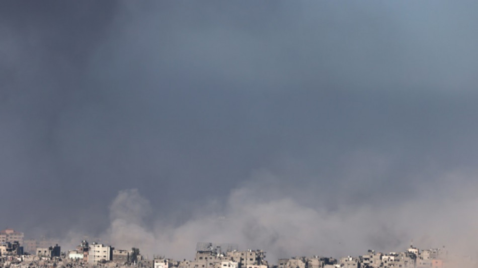 Bombardeos israel&iacute;es e intensos combates en Gaza, donde falta "de todo"