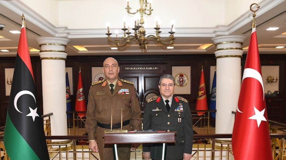 ANSA/ Precipita in Turchia l'aereo con il capo di stato maggiore libico, 5 i morti