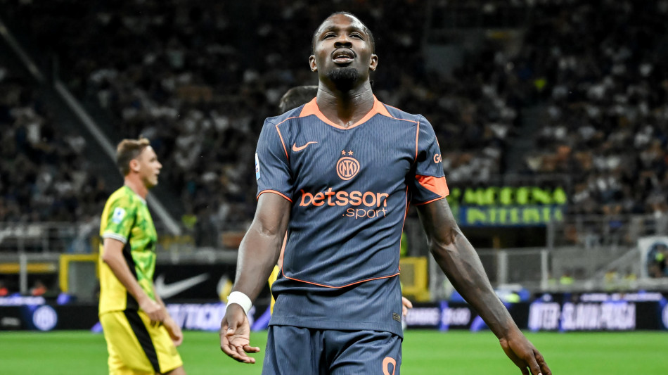 Inter, met&agrave; allenamento in gruppo per Thuram