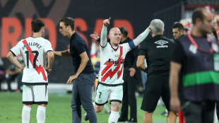 El Espanyol pincha ante el Levante (1-1) y el Rayo toma aire frente al Mallorca (2-1)