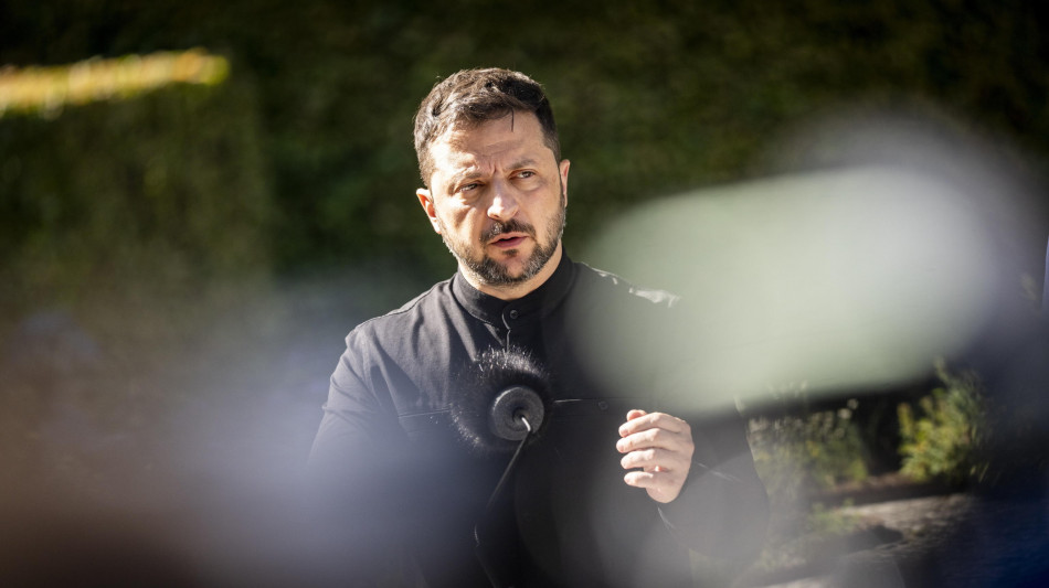 Zelensky a Berlino per videoconferenza sul vertice in Alaska