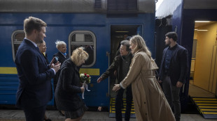 La principessa Anna in Ucraina, visita bambini vittime di guerra