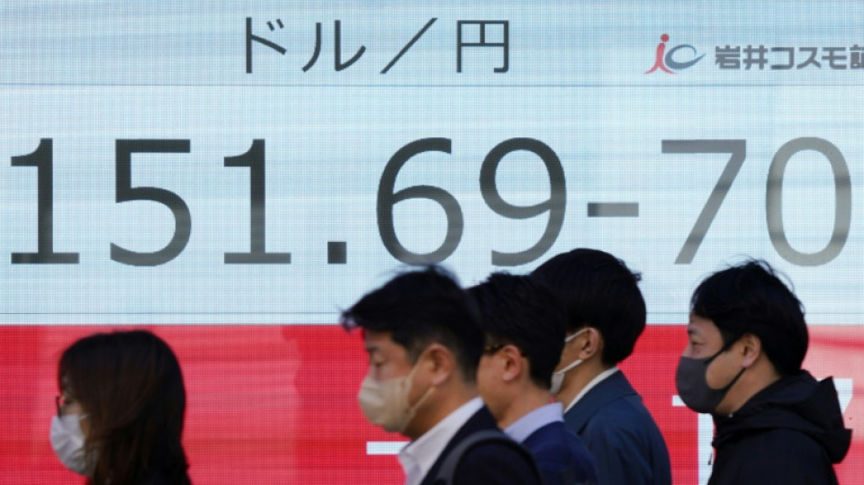 La moneda japonesa alcanza su nivel m&aacute;s bajo en 34 a&ntilde;os frente al d&oacute;lar