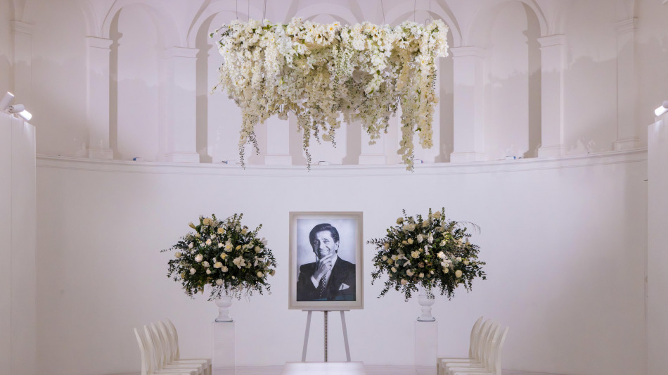 Tutto pronto per i funerali di Valentino, attesi da Anne Hathaway a Lavinia Biagiotti