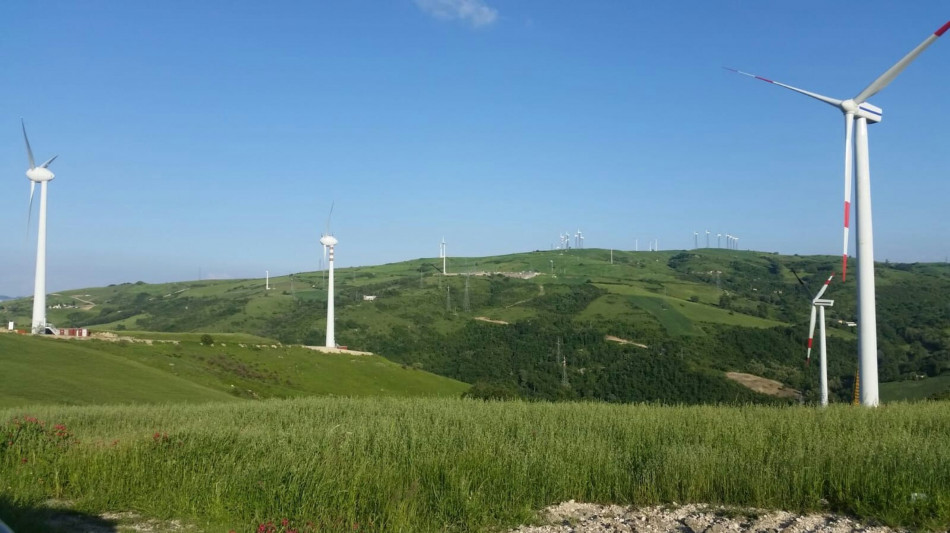 Anev, in Italia 13.136 Megawatt di eolico, Puglia e Sicilia in testa