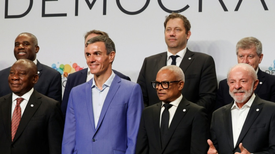 Teilnehmer von Linken-Treffen in Barcelona beschw&ouml;ren Zusammenhalt zur Verteidigung der Demokratie