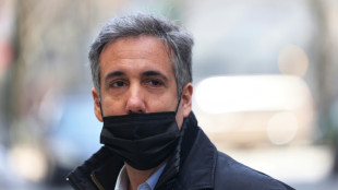 Ex-advogado de Trump come&ccedil;a a depor em julgamento do ex-presidente