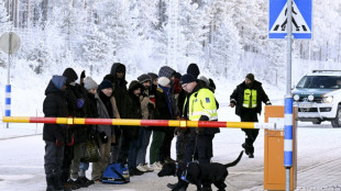 Unos 300 migrantes esperan en el &Aacute;rtico ruso para pasar a Finlandia, afirma Mosc&uacute;