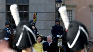 Miles de suecos asisten a festejo por 50 a&ntilde;os de reinado de Carlos XVI Gustavo