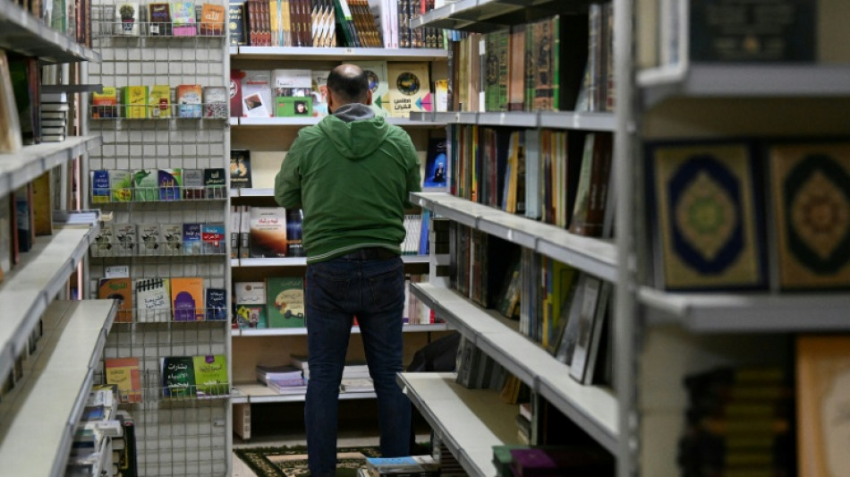 La literatura prohibida sale de la clandestinidad en las librer&iacute;as de Damasco