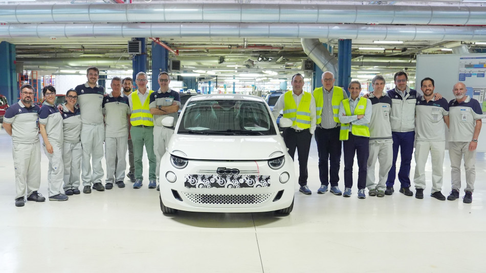 Firmato il contratto Stellantis,in 4 anni 350 euro in più