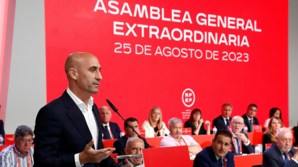 Presidente da Federa&ccedil;&atilde;o Espanhola descarta pedir demiss&atilde;o ap&oacute;s caso de beijo for&ccedil;ado