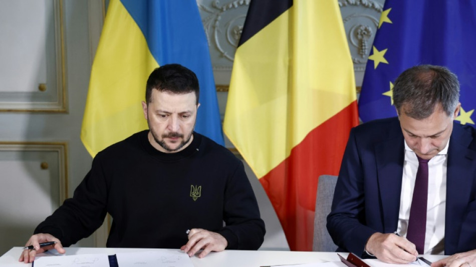 Zelensky assina acordo para receber avi&otilde;es F-16 e pressiona pela c&uacute;pula de paz